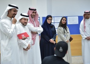 الرئيس التنفيذي لهيئة فنون العمارة والتصميم تزور جامعة الملك عبدالعزيز لمتابعة تنفيذ برنامج “موهوبو العمارة والتصميم”