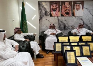 مدير تعليم الطائف يكرم رؤساء اللجان العاملة في مشروع تحدي القراءة العربي