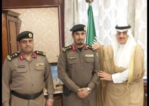 محافظ شقراء يقلد مدير مرور شقراء رتبته الجديدة