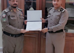 نظير جهوده المتميزة..  مدير مركز شرطة وادي جازان يكرم العريف «دحباش»