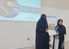 مركز سعادة المتعاملين بالشارقة ينظم ورشة معكم دائماً بالتعاون مع جمعية الفجيرة الإجتماعية الثقافية