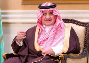 أمير تبوك يستقبل أعضاء اللجان المنظمة وملاك الهجن المشاركين في كأس الأولمبية والبارالمبية السعودية للهجن 2023