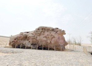 هيئة التراث تقرر البدء في إجراءات نزع ملكية موقع صخرة عنترة بالقصيم