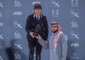 إيمانويل يخطف شوط “قفز السعودية” المؤهل لكأس العالم