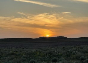 بمحمية الملك سلمان بن عبدالعزيز الملكية حرة الحرة.. وجهة سياحية وطبيعية وسط الصخور والفوهات البركانية