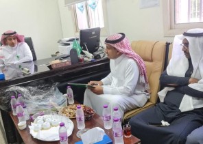 ‘الفيفي” رئيس مركز مقزع يتفقد مركز الرعاية الاولية بمركز مقزع