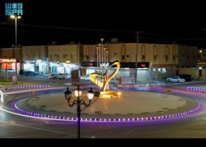 “أمانة الشمالية” تزيّن ميادين ودورات الطرق الرئيسية برفحاء بلون زهر الخزامى