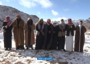 2 تحت الصفر.. شاهد: مواطنون يؤدون “رقصة الدحة” في جبل اللوز احتفالا بيوم التأسيس