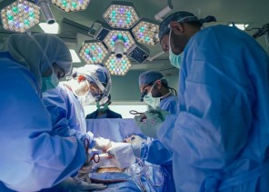 ثلاثة إجراءات طبية ضمن عملية قلب مفتوح تنقذ حياة سبعينية في عملية معقده بمدينة الملك عبدالله الطبية