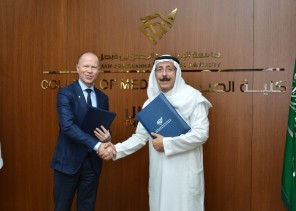 جامعة الإمام عبد الرحمن توقع تجديد اتفاقية مع الكلية الملكية للأطباء والجراحين بكندا