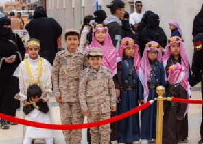 أمانة تبوك تحتفي بيوم التأسيس بجملة من الفعاليات المجتمعية بجادة الأمير فهد بن سلطان التراثية