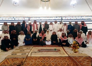 جمعتهم دورة عسكرية قبل 35 سنة.. مجموعة من المواطنين يتجمعون للعام الخامس على التوالي في مخيم بمحافظة عنيزة