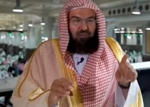 بالفيديو: الشيخ “السديس” يكشف عن سر جمال وجاذبية صوته في تلاوة القرآن في الصلاة