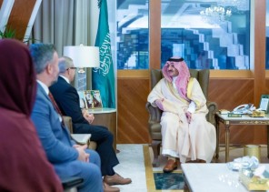 أمير الشرقية يستقبل القنصل العام للولايات المتحدة الامريكية بالظهران