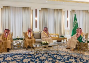 أمير الجوف يتسلم تقارير وإنجازات جامعة الجوف.. وينوه بدعم القيادة لكل مايخدم العلم والتعليم وفق رؤية المملكة 2030