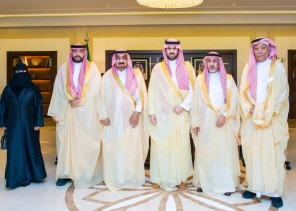 نائب أمير الشرقية يستقبل أعضاء الجمعية التعاونية الاستهلاكية