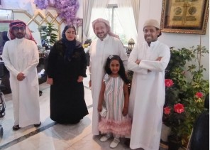 فريق جدد حياتك التطوعي لجودة الحياة يزرع الابتسامة على وجوه مرضى الكلى بمركز د. بسام الحمصي الطبي في رمضان