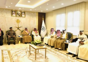 محافظ صوير يستقبل المهنئين بعيد الفطر المبارك