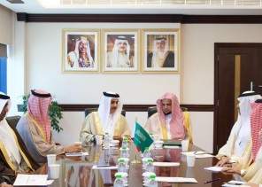 النائب العام يلتقي نظيره البحريني في المنامة