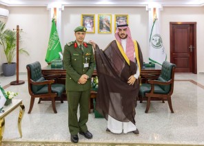 أمير الجوف يقلد مدير إدارة جوازات المنطقة رتبة لواء