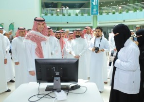 تدشين المعرض الختامي لمشاريع وابتكارات كلية العلوم بجامعة الجوف