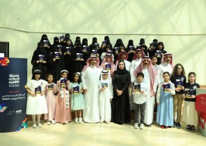 مدير “تعليم الجوف” يكرم الطلبة الفائزين في مسابقة “المهارات الثقافية”
