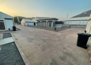 رئيس افريقيا غير العربية يتفقد مخيمات إثراء الخير