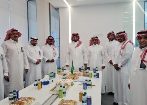 فرع وزارة التجارة بالجوف يقيم حفل معايدة لمنسوبيه