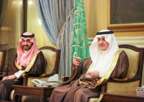 أمير منطقة تبوك يستقبل المواطنين في اللقاء الأسبوعي