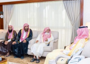 نائب أمير الشرقية يستقبل أعضاء الدورة الشرعية التاسعة عشر