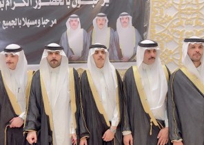 “أحياه عدد من عمالقة شعراء المحاورة البارزين في الساحة الشعبية”.. أبناء “معيلي بن هديرس بن عجوين” يحتفلون بزفاف 5 من أبنائهم في قصر بانوراما بحائل