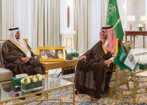 أمير منطقة الجوف يستقبل مدير إدارة التحريات الإدارية بالمنطقة سابقاً والمدير المكلف حديثاً