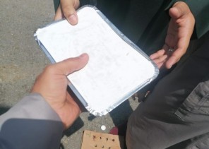 سواعد الحي بمركز حي المسفلة يوزع  وجبات ساخنة في عيد الوطن