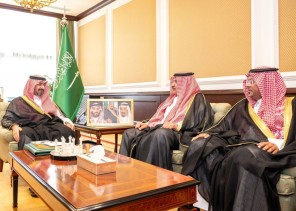 نائب أمير تبوك يستقبل رئيس وأعضاء جمعية درع للبحث والإنقاذ بالمنطقة