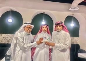 احتفالية أدبية في بيش تجمع أبرز الشعراء والمثقفين