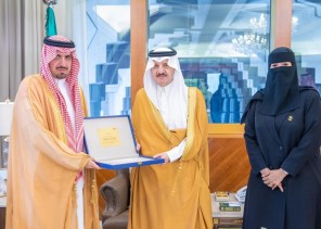 أمير الشرقية يطلع على أعمال ومنجزات جمعية “ترابط” لرعاية المرضى