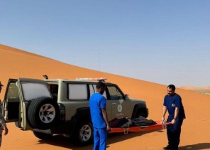 حرس الحدود ينقذ متنزهًا تعرض للدغة عقرب في منطقة صحراوية