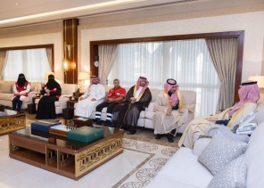 نائب أمير الشرقية يطلع على مبادرات وبرامج هيئة الهلال الأحمر السعودية بالمنطقة