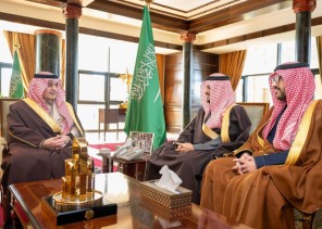 أمير تبوك يستقبل مدير فرع وزارة الرياضة بالمنطقة