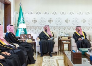 نائب أمير الشرقية يلتقي معالي وزير الموارد البشرية والتنمية الاجتماعية