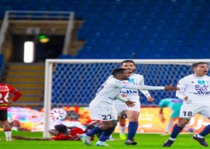 الأخدود يفوز على الرائد بهدفين دون رد