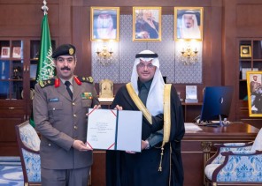 سمو محافظ الأحساء يكرّم مدير شرطة المحافظة بمناسبة نقله