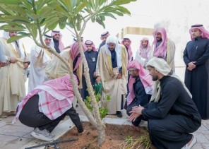 وزير الشؤون الإسلامية يدشن مشروع تشجير مساجد وجوامع منطقة القصيم