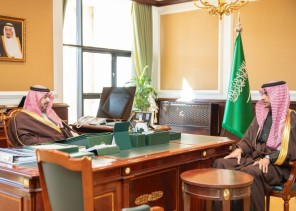 نائب أمير تبوك يتسلم التقرير السنوي للجهات العدلية بالمنطقة
