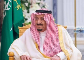 خطوة تاريخية لتعزيز هوية المملكة المالية والاقتصادية.. خادم الحرمين الشريفين يعتمد رمز عملة الريال السعودي