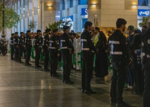 وزارة الداخلية تكثف الأمن وتنظم الحشود لضمان سلامة زوار المسجد النبوي في رمضان
