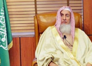 مفتي عام المملكة: تصوير وبث الصلوات على الهواء مباشرة مسألة خطيرة قد تنافي الإخلاص الذي يعد شرطًا أساسيًا لقبول العمل.. محذرًا من الرياء والسمعة