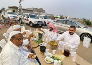 أهالي قرية أبو المض يجسدون روح رمضان بإفطار جماعي وتواصل اجتماعي مميز
