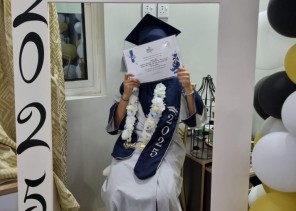 الإعلامية فتحية عبدالله تتلقى التهاني بمناسبة تخرج ” صوفيا “وانتقالها للمرحلة المتوسطة