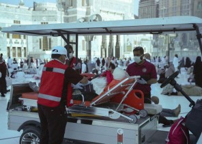 في مشهد إنساني مؤثر.. «الهلال الأحمر» يُجري عملية ولادة ميدانية لحاجة بالحرم المكي